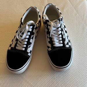 Checkerboard Low-Top Skate platform Sneakers - Black & White